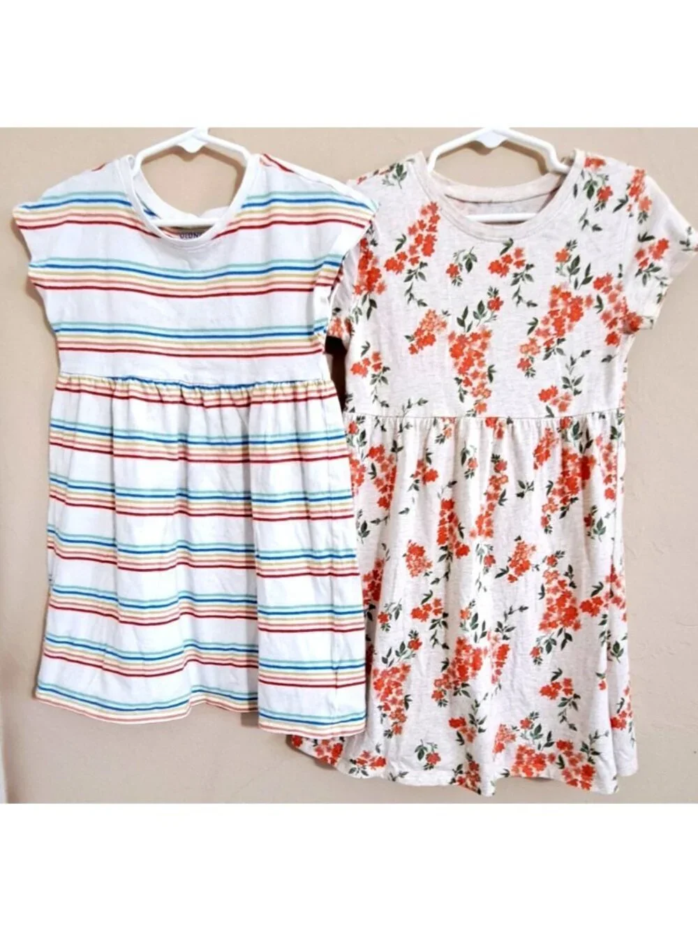 Old Navy Girl's 5T Lot Of 2 Short Sleeve Multicolor Dresses Stripe and Floral